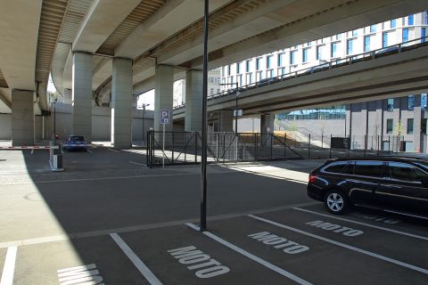 Nové parkování v těsné blízkosti kliniky